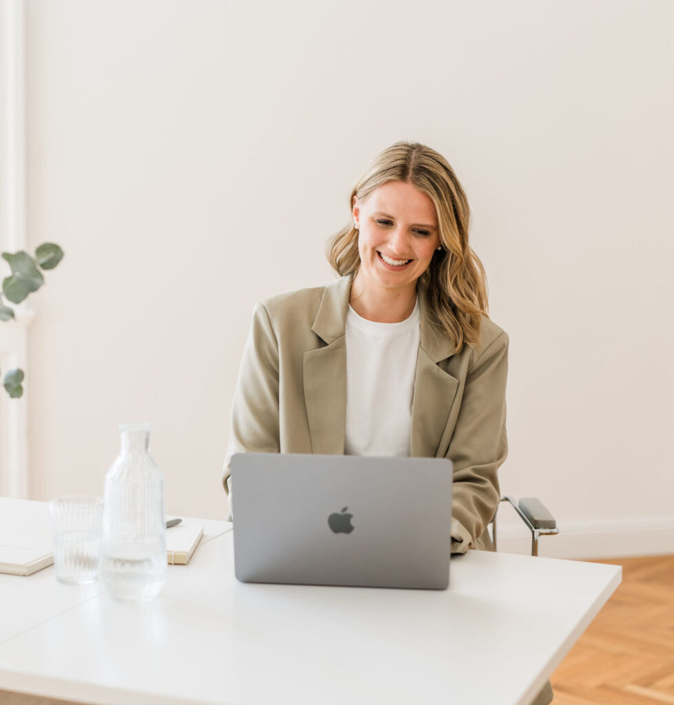 Elena Stelzig im gruppen Business-Coaching